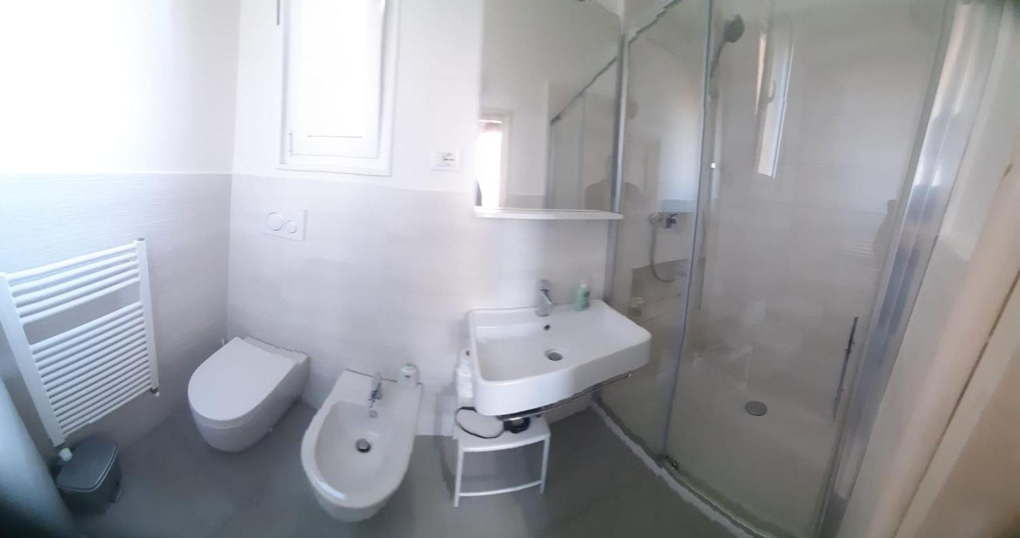 Center Rooms Bartolini Болонья Экстерьер фото